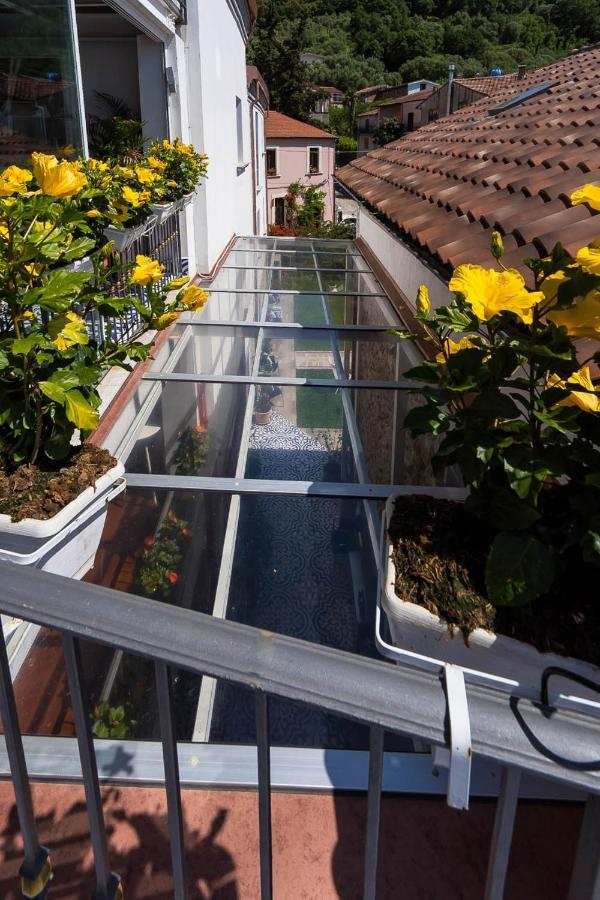 Ispani Inn Resort Exterior photo